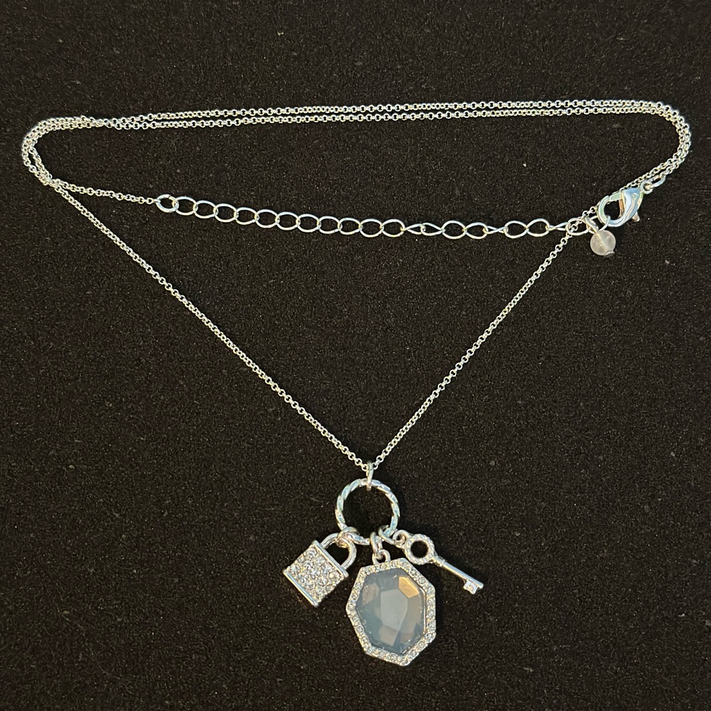 Silver Tone Necklace